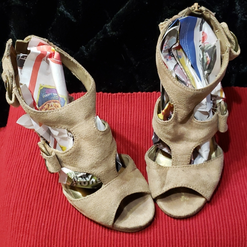 Camel colored heeled shoes with buckle accent and